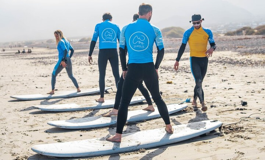 Image 12: Sesión de surf en Lanzarote