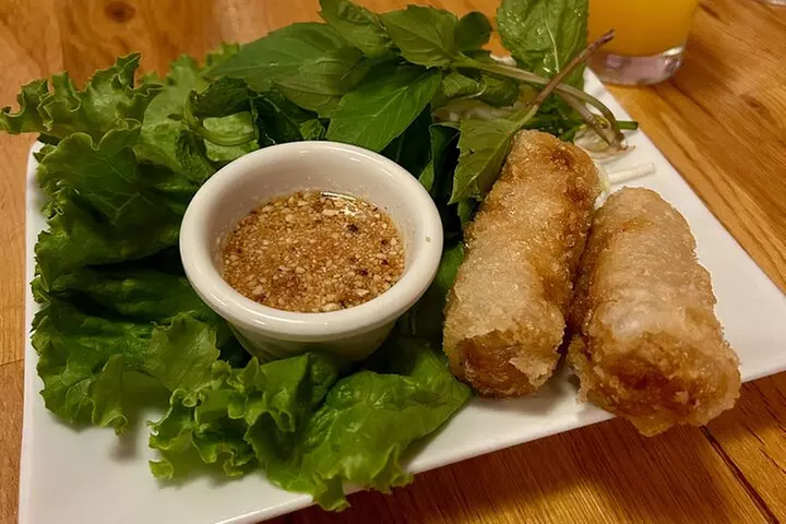 Bites & Brownstones: A Food Lover's Tour of Boston's Local Gems