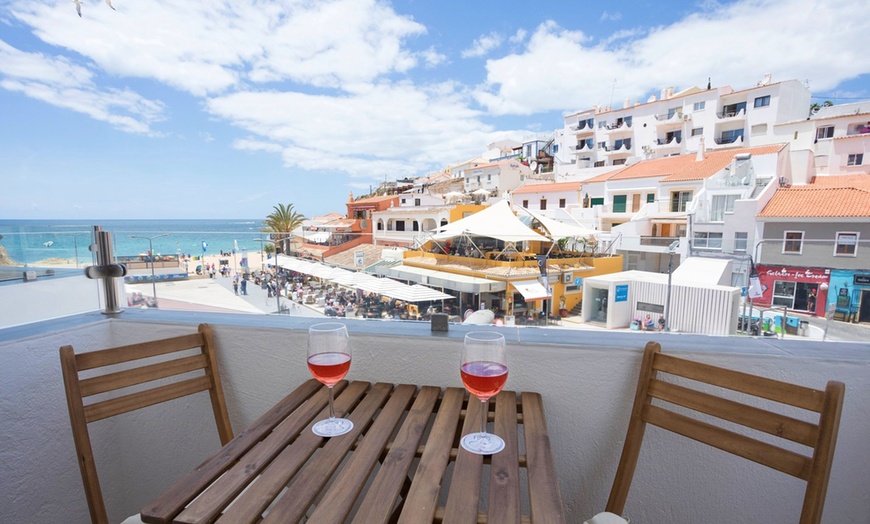 Image 4: ✈ ALGARVE | Carvoeira - Hotel Carvoeiro Plaza 3* - Bord de mer