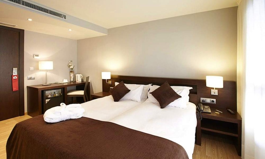 Image 3: ✈ SPAGNA | Barcellona - Hotel Concordia Barcelona 4* - Piscina sul ...