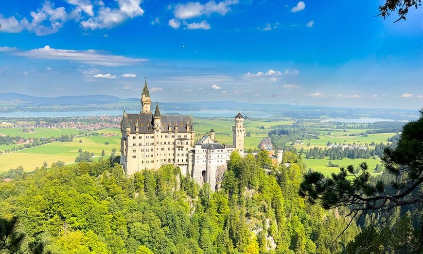 Image 2: Schloss Neuschwanstein Private Tour ab München