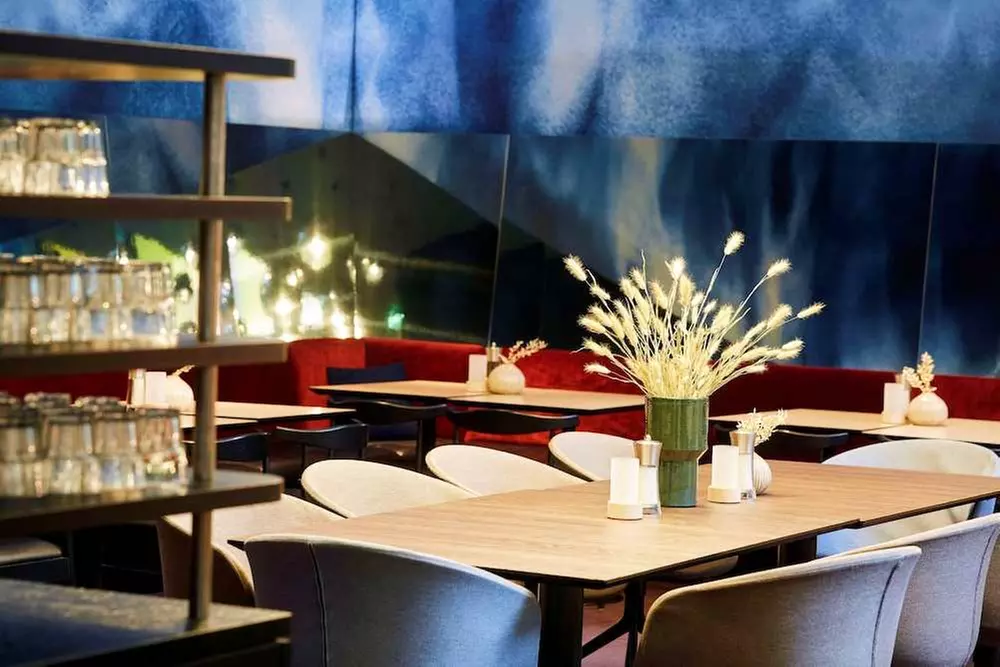 ✈ DEUTSCHLAND | Hamburg - Scandic Hamburg Emporio 4*, 2 Nächte