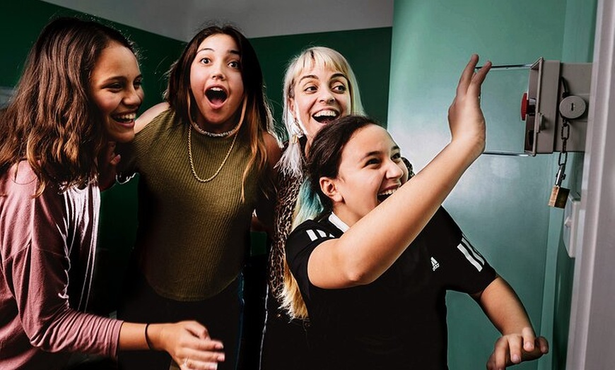 Image 2: Jewel Thief An Escape Hunt Experience