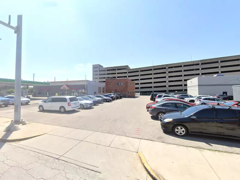 Parking at [3010] 419 E. Ohio St. Lot