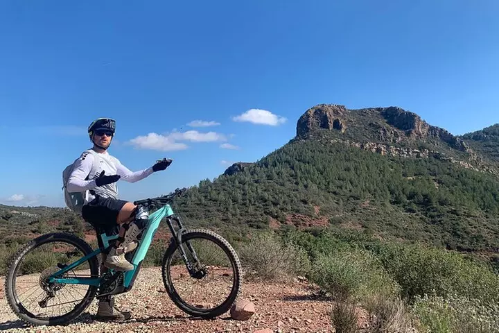 Valencia: Tour de montaña en bicicleta eléctrica con recogida en el...