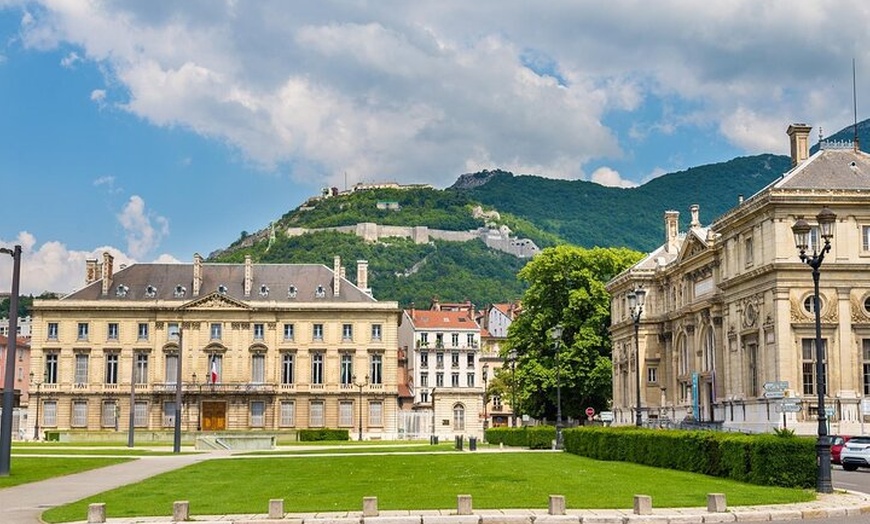 Image 7: Explorez Grenoble en 60 minutes avec un Local