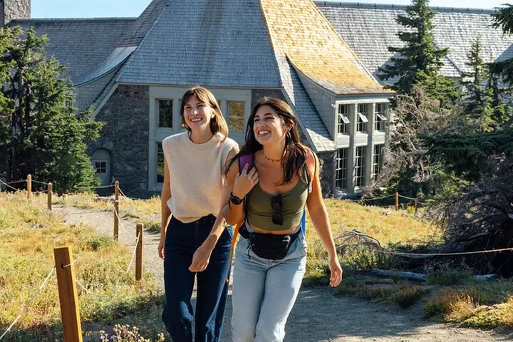 The Hood-Columbia Loop: Timberline, Orchards, and Waterfalls