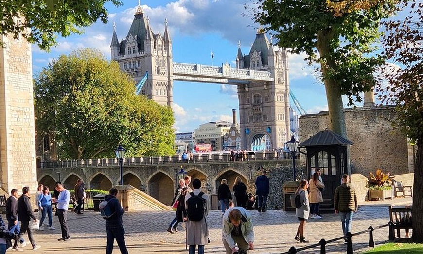 Image 24: Hike London (2-part tour with Borough Market Lunchbreak)