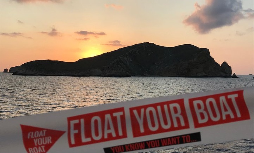 Image 18: Crucero VIP al atardecer con bebidas, paella, remos y snorkel