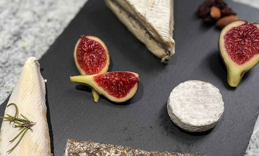 Image 9: Marseille Dégustation de fromages et vins français