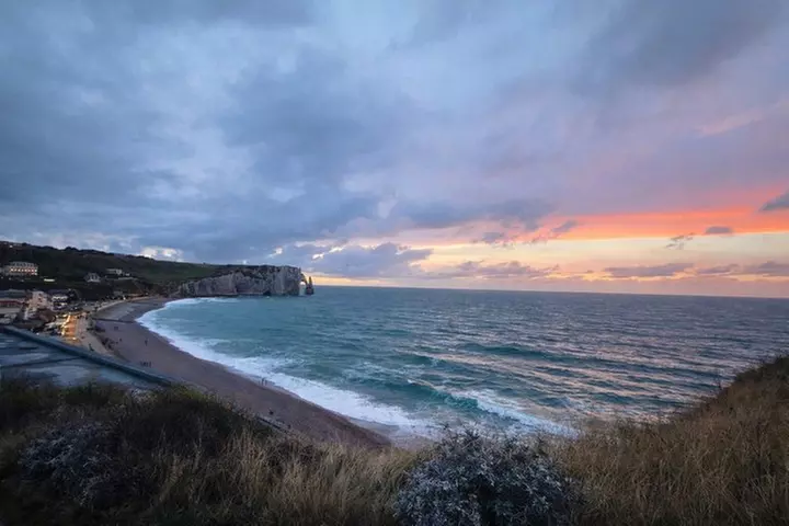 Excursion d'une journée à Étretat et Honfleur au départ de Paris Pe...