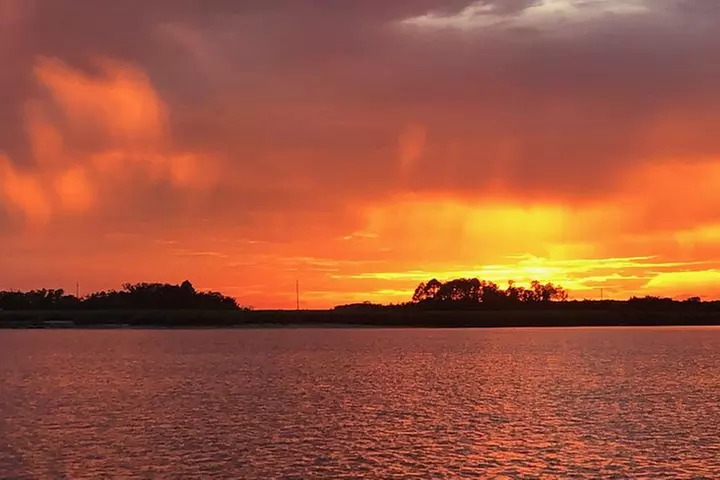 2-HR Private Hilton Head Sunset Cruise – Dolphin & Coastal Views