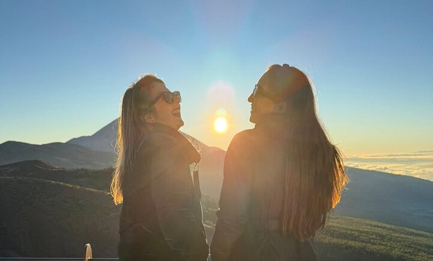 Image 5: Tour Nocturno al Teide Con Cena y Observación Astronómica