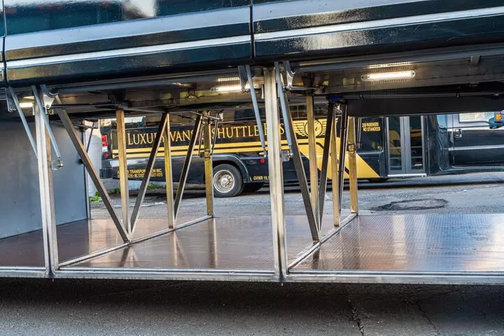 Luxury Coach Bus from Any Airport around NYC / Bus+WIFI