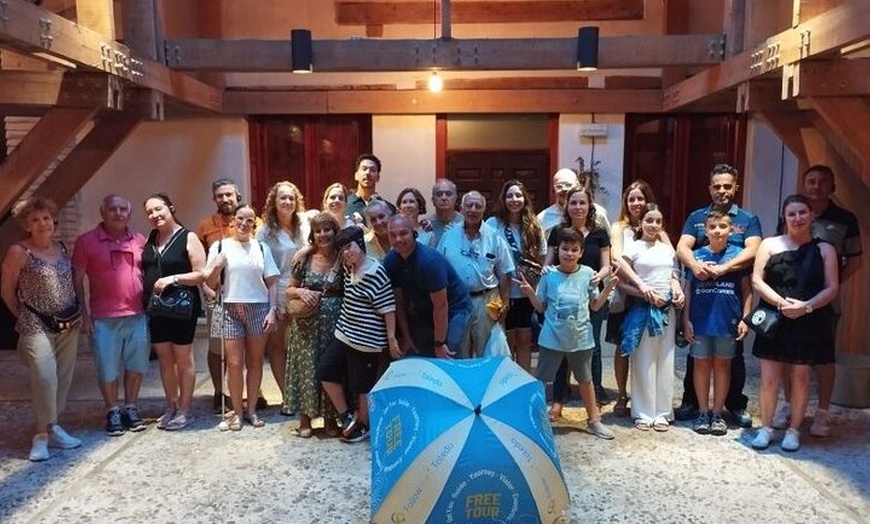 Image 17: Tour Nocturno de Leyendas y Misterios con Subterráneo