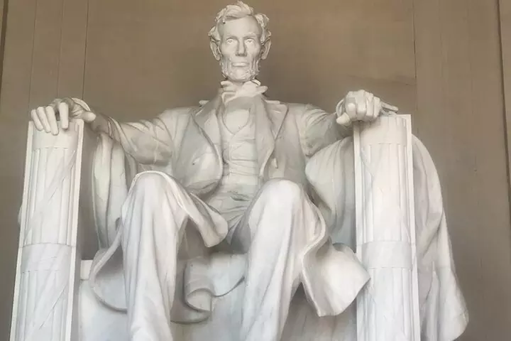 Private Presidential Memorials Luxury Vehicle Experience - Primary Image