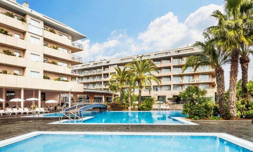 Image 1: ✈ COSTA BARCELONA | Santa Susanna - Aqua Hotel Onabrava & Spa 4* - Spa
