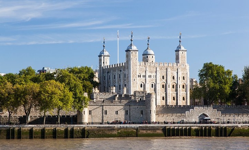 Image 4: VIP Tower of London and Crown Jewels Tour with Private Beefeater Me...