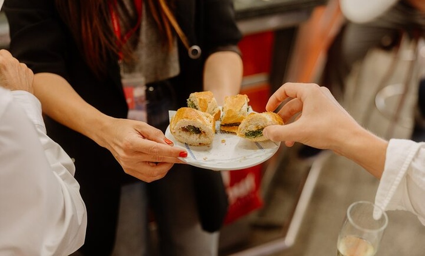 Image 6: Tour gastronómico por Barcelona con visita a un mercado local
