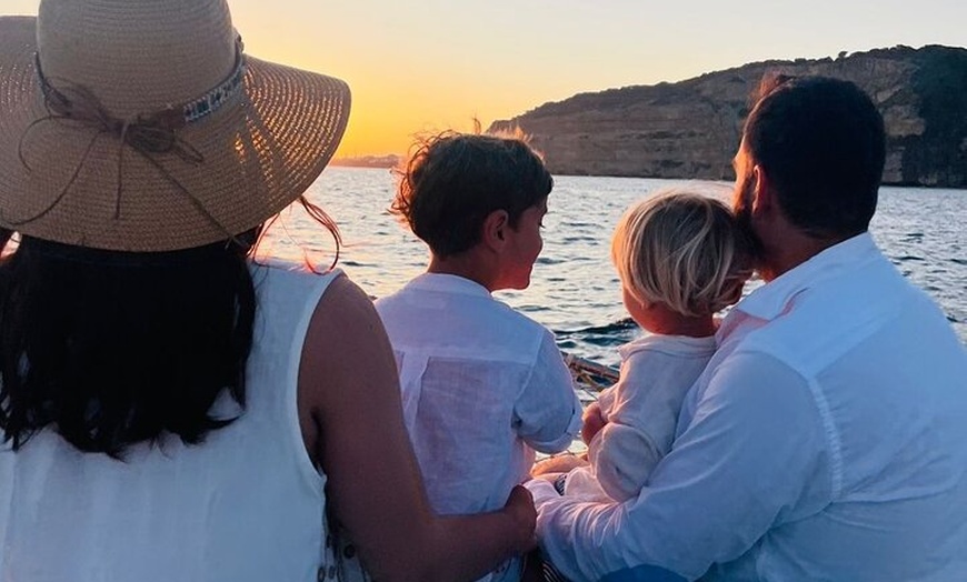 Image 21: Tour Privado en Barco por Trafalgar,Cádiz con Aperitivo y Snorkel