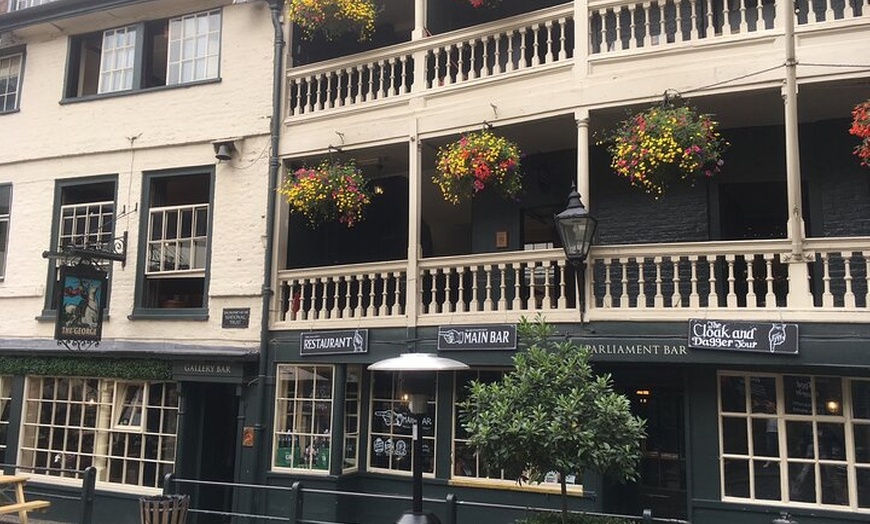 Image 1: Private London Pub Tour in Iconic London Taxi