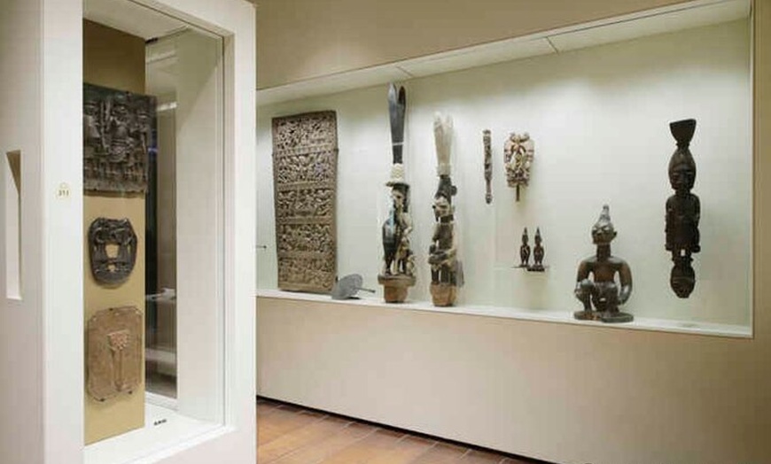 Image 20: Musée du Quai Branly et shopping à Beaugrenelle Paris