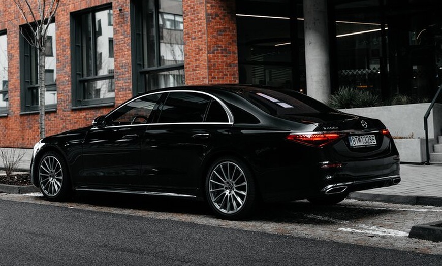 Image 8: St Pancras Private Transfers To and From Central London