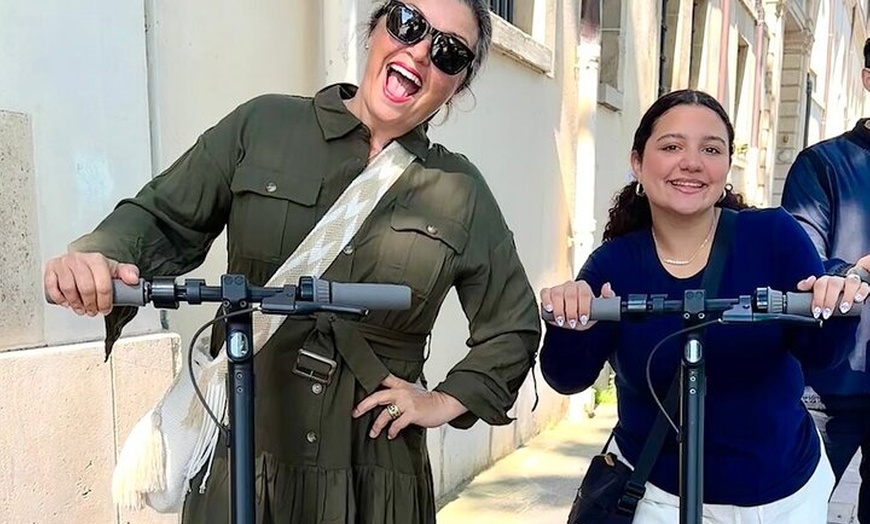 Image 3: Visitez Le Meilleur de Paris en Trottinette Electrique