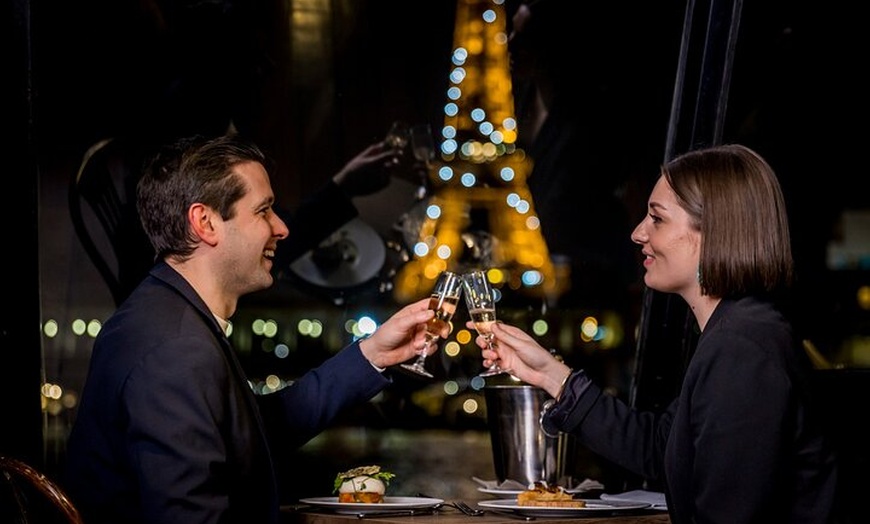 Image 9: Paris Christmas Seine Cruise 3 - Cours Déjeuner et dîner avec vin