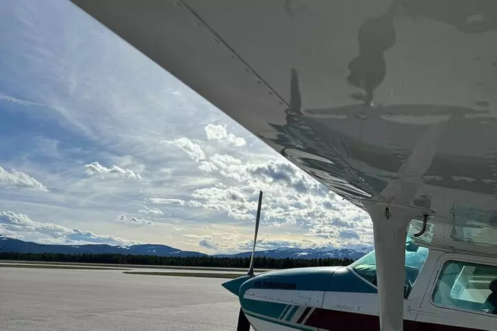 15 Minute Yellowstone Small Plane Tour - Second Medium