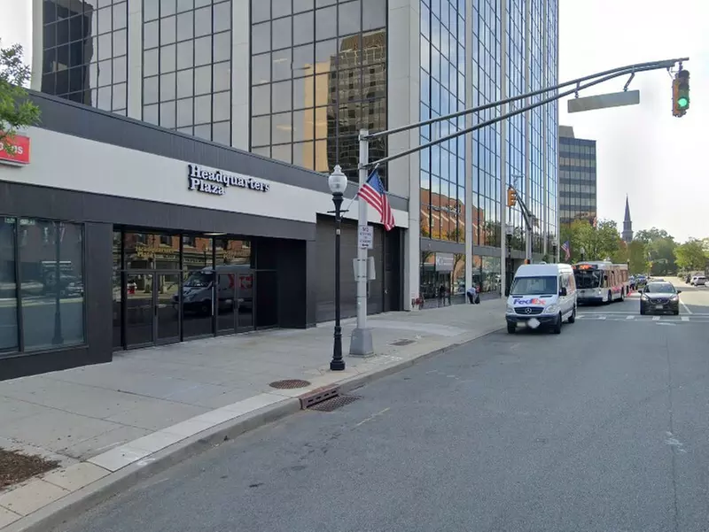 Parking at LAZ Parking - Headquarters Plaza - Valet