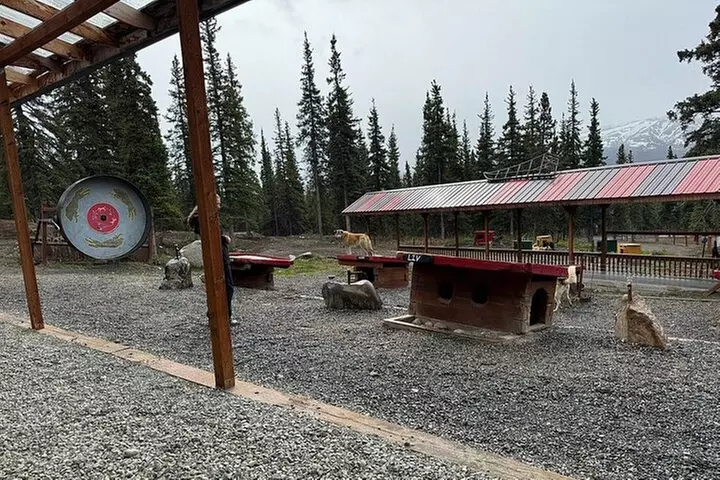 Husky Homestead Tour