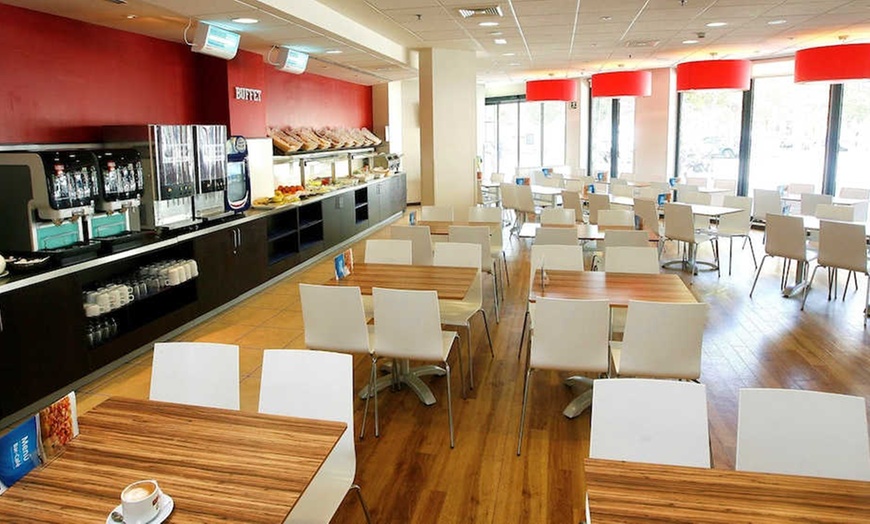 Image 32: ✈ HISZPANIA | Barcelona - Travelodge Barcelona Poblenou 1* - City b...