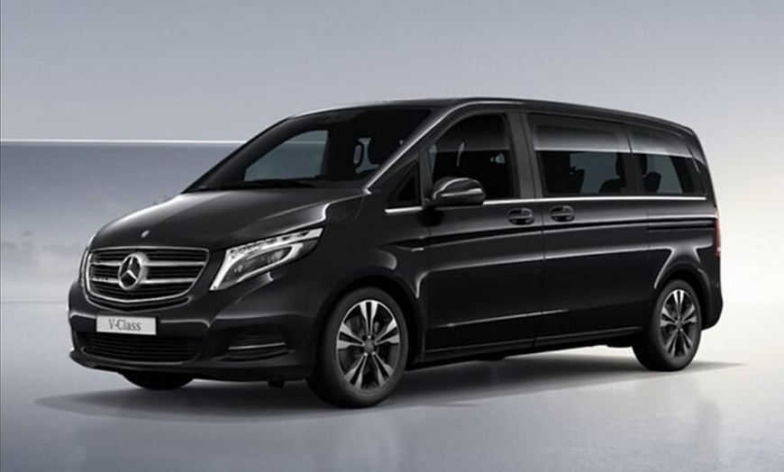 Image 2: Traslado Privado desde el Aeropuerto hasta Barcelona MERCEDES VAN