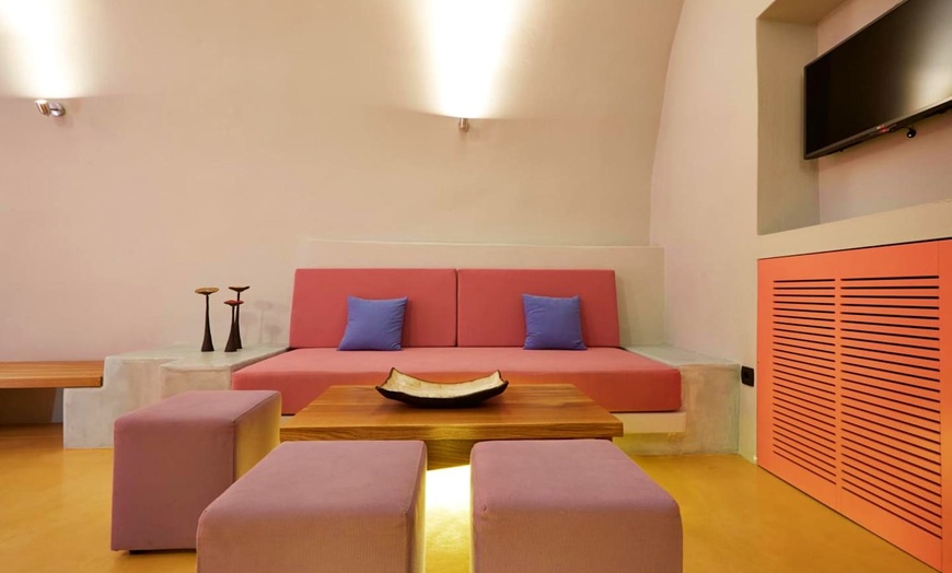 Image 9: ✈ SANTORIN | Fira - Caldera's Bliss Suites - Petit-déjeuner inclus