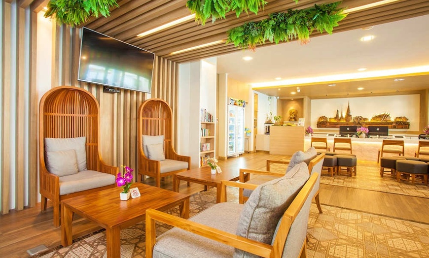 Image 4: ✈ MIDDEN VAN THAILAND | Bangkok - New Siam Palace Ville Hotel 3*, 5...