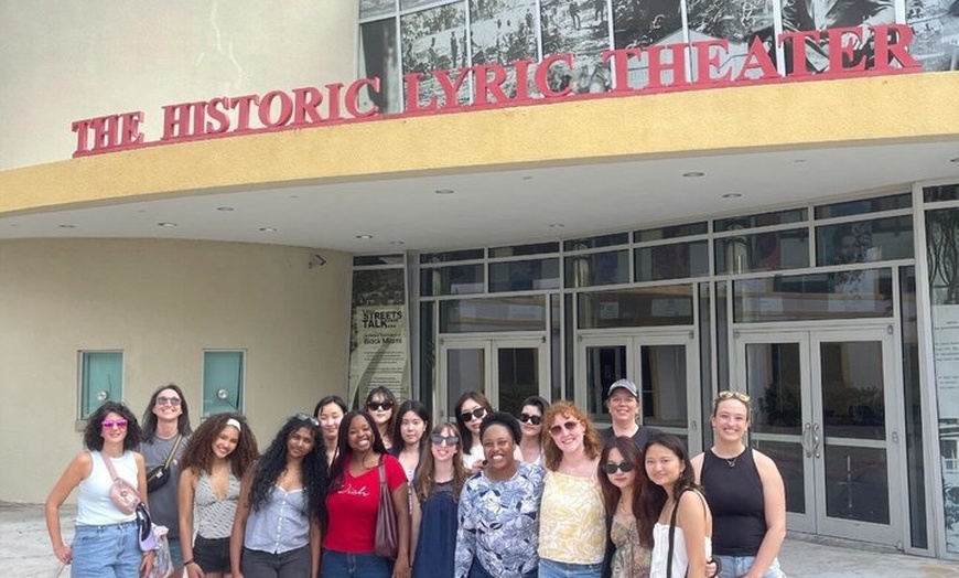 Image 2: Melanin Miami: Black History Tour (w/ food)