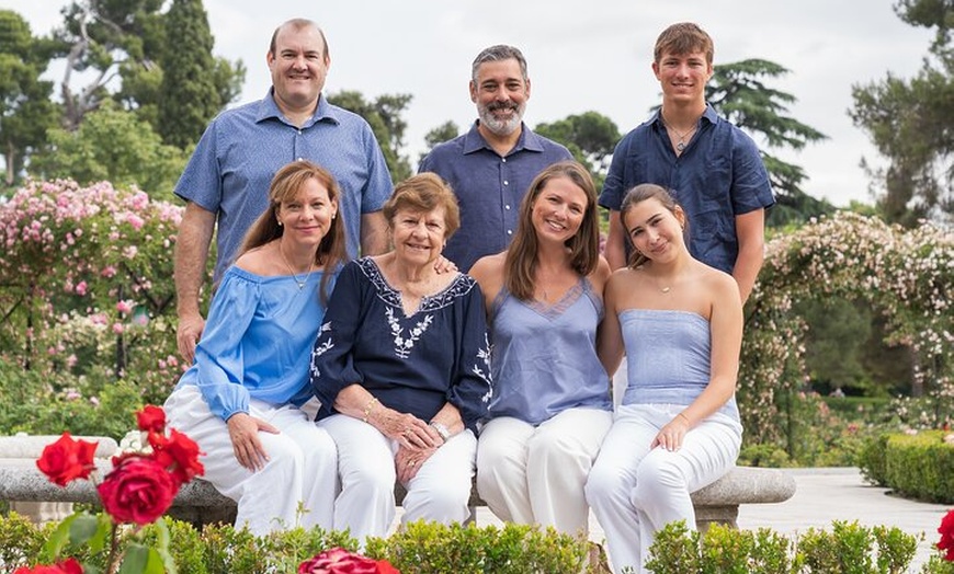 Image 17: Sesión de fotos profesional en el Parque del Retiro de Madrid