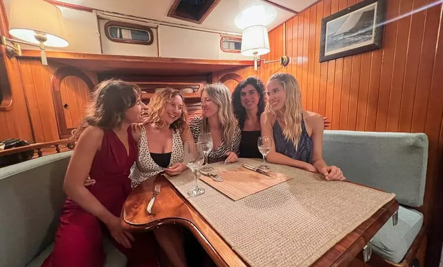 Image 18: Experiencia de navegación única en un barco Ketch clásico