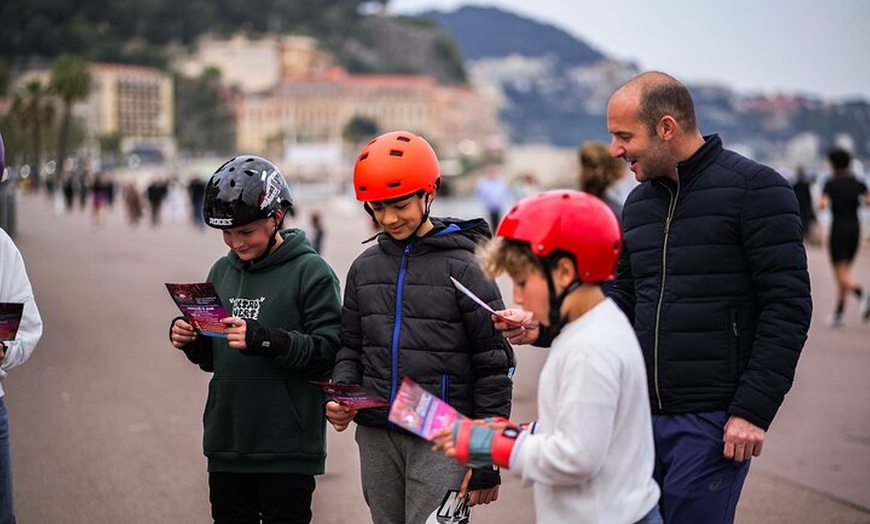 Image 5: Nice en roller au coucher du soleil, repas local & musique live !
