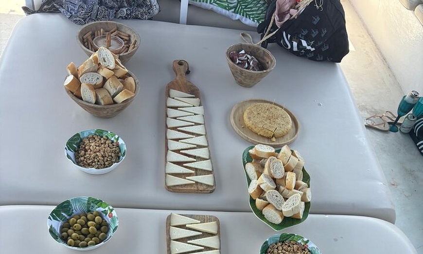 Image 18: Ibiza Excursión en Barco Puesta de Sol Tapas y Barra Libre