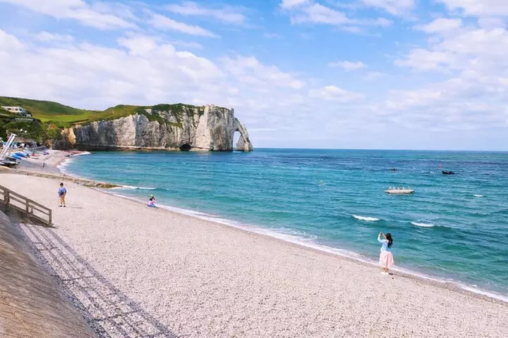 Excursion d'une journée à Étretat et Honfleur au départ de Paris Pe...