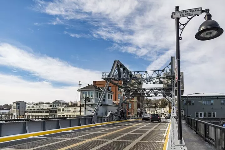 Mystic's Ghosts GPS Self Guided Audio Walking Tour w/EMF Reader