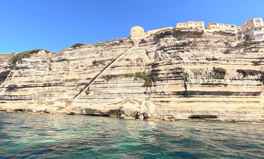 Image 2: Croisière à Bonifacio et Snorkeling aux îles Lavezzi