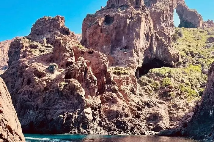 Excursion en Petit Comité dans la Réserve de Scandola