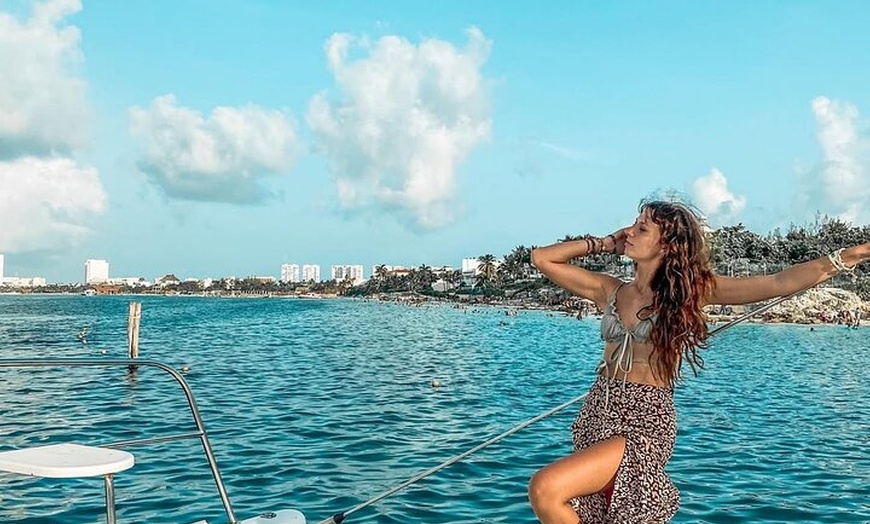 Image 2: Isla Mujeres Catamaran Tour with Snorkeling, Open Bar and Buffet