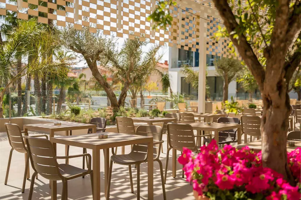 ✈ COSTA BARCELONA | Malgrat de Mar - AQUA Hotel Silhouette & Spa - ...