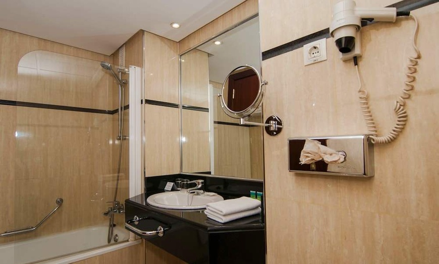 Image 29: ✈ HISZPANIA | Madryt - Senator Barajas Hotel 4* - City break