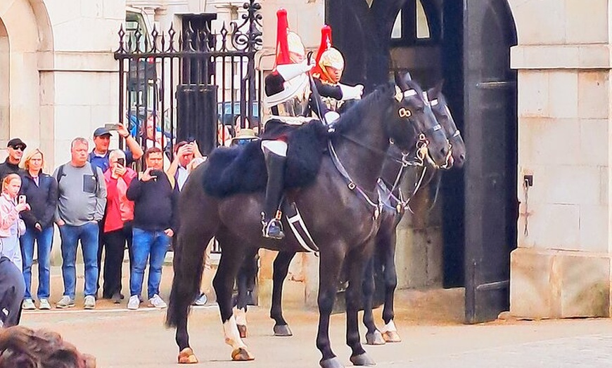 Image 12: London Special Twenty Sights One Tour