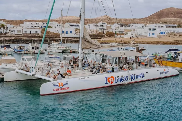 Excursión en catamarán a la isla de La Graciosa